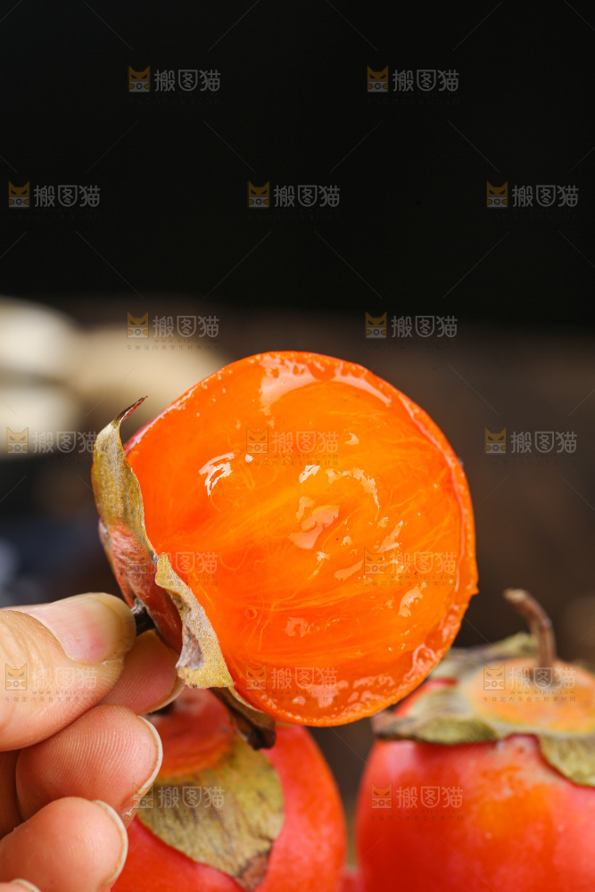 深底上的珍珠蜜柿