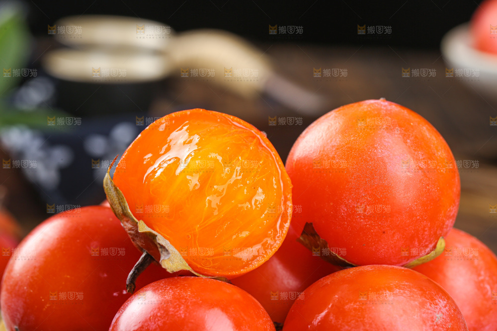 深底上的珍珠蜜柿