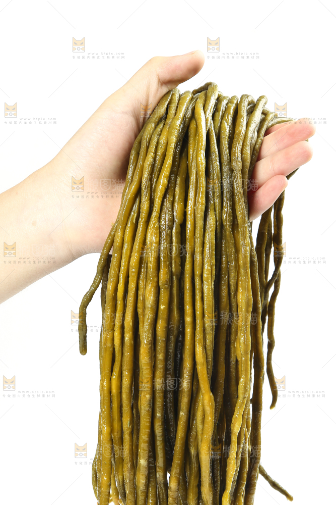 白底上的酸豆角