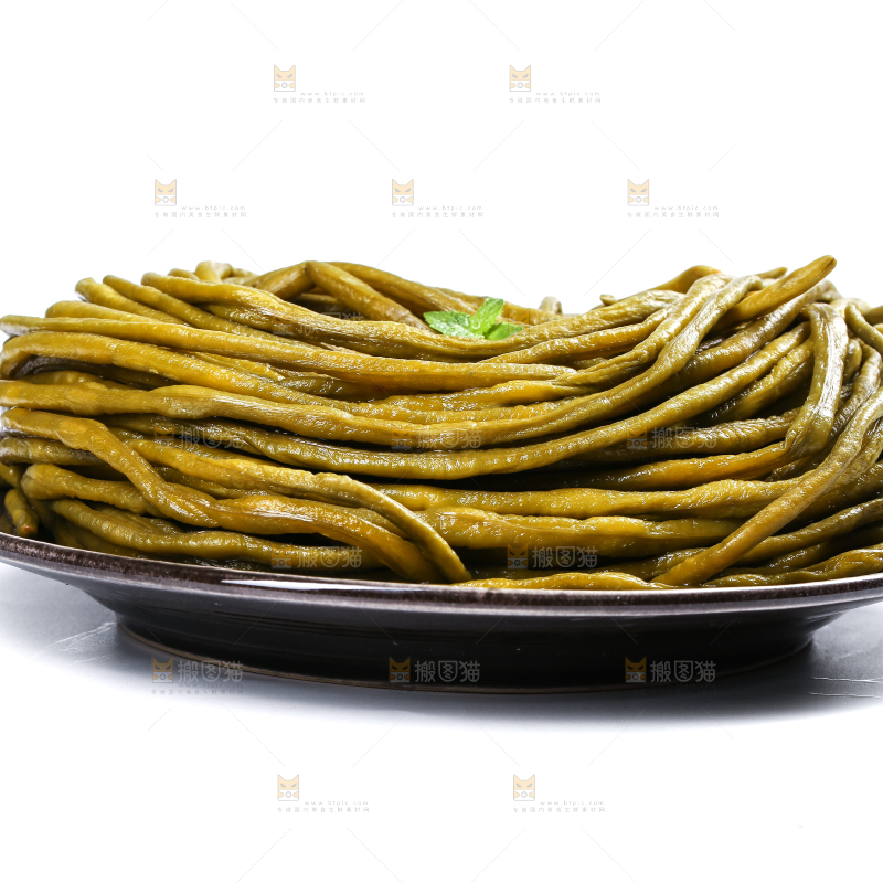 白底上的酸豆角
