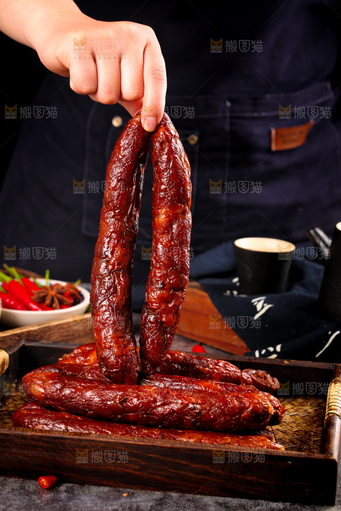 深底上的麻辣香肠