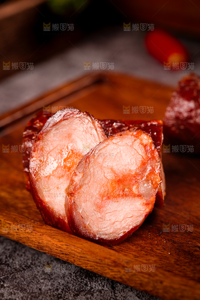 深底上的麻辣香肠