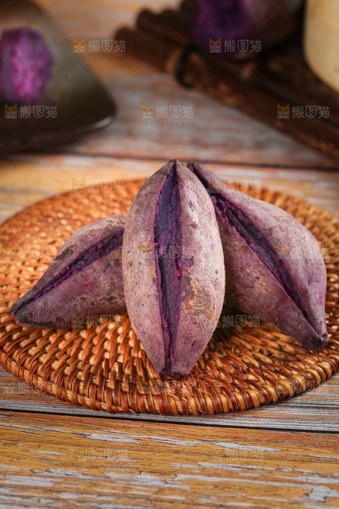 深底上的小紫薯