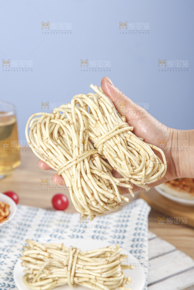 木底上的折耳根
