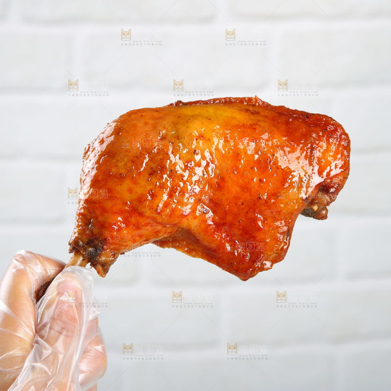 浅底上的手枪腿