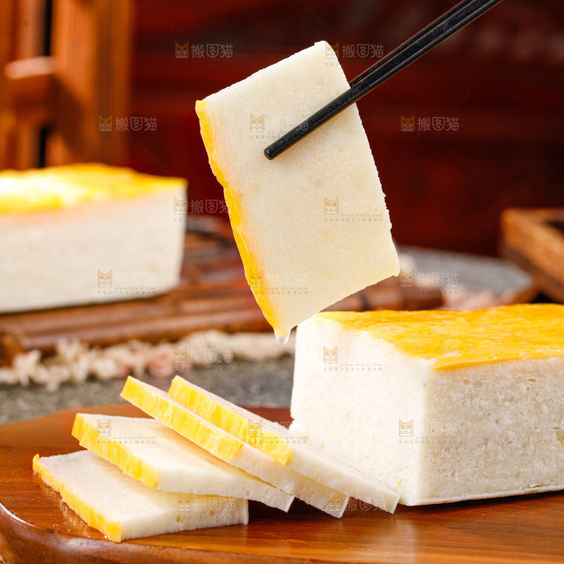 深底上的鱼糕