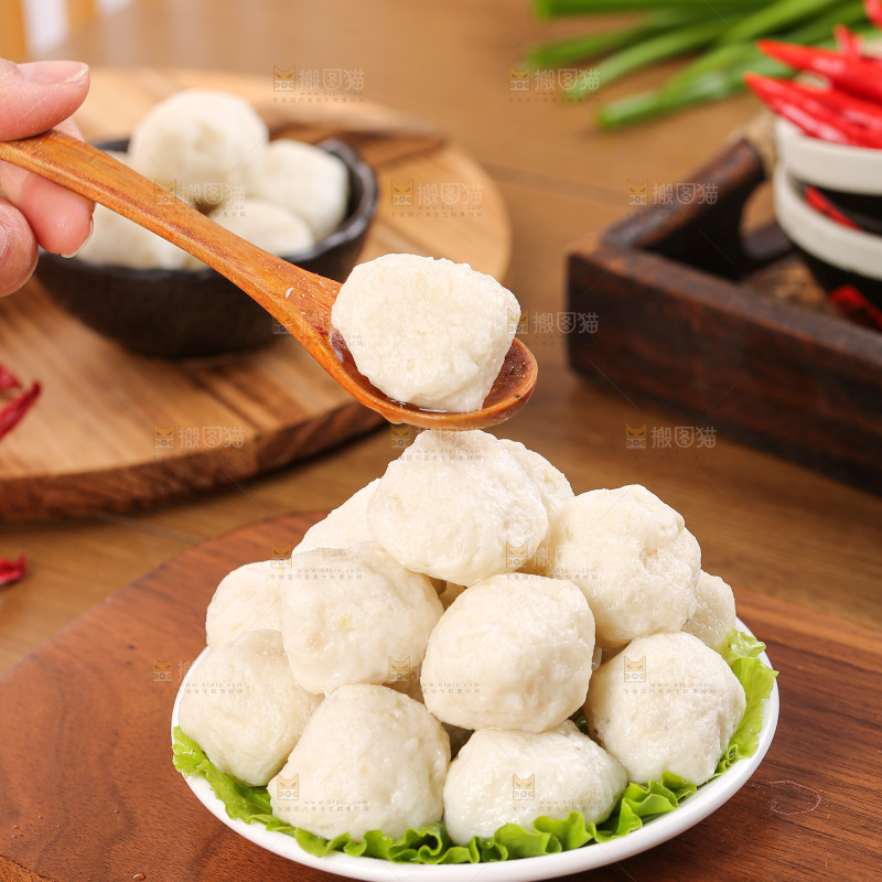 木底上的鱼丸