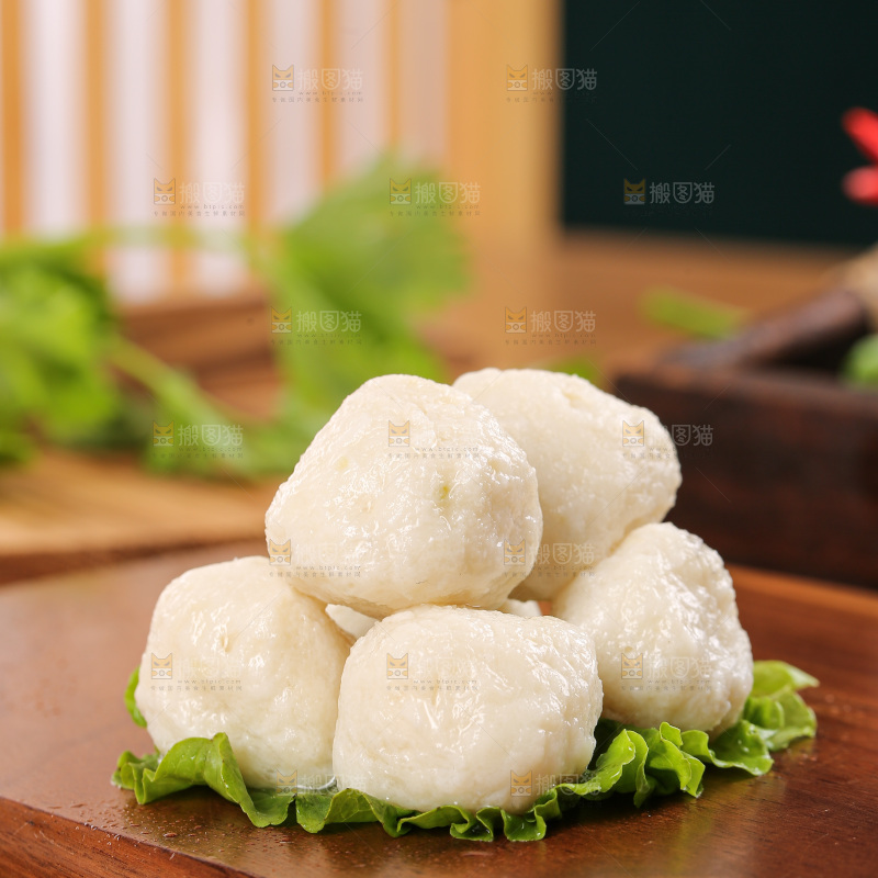 木底上的鱼丸