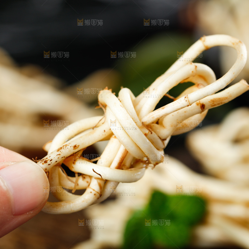 深底上的折耳根