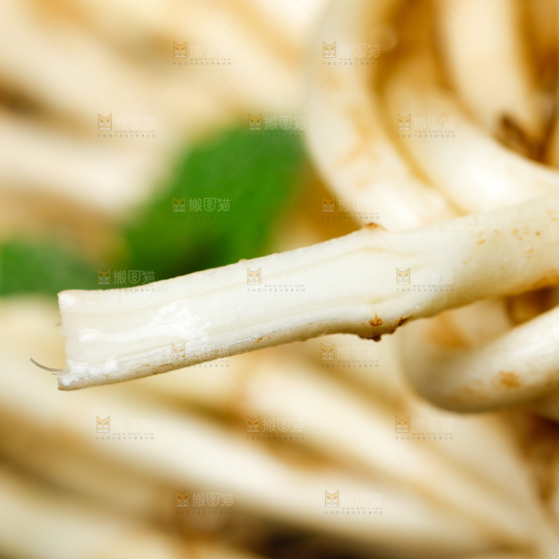 深底上的折耳根