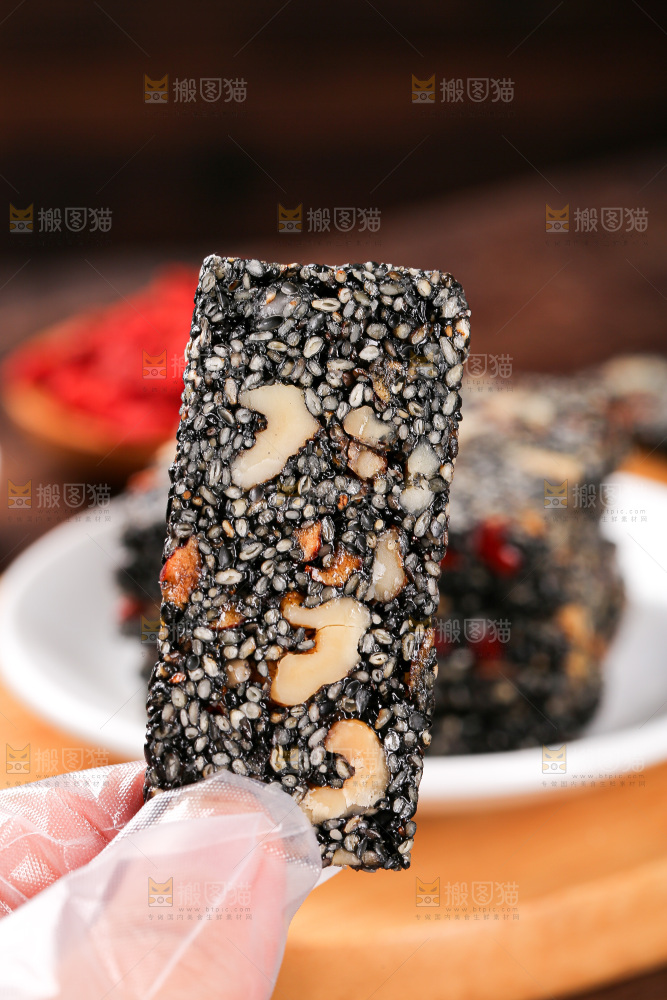 深底上的芝麻糕