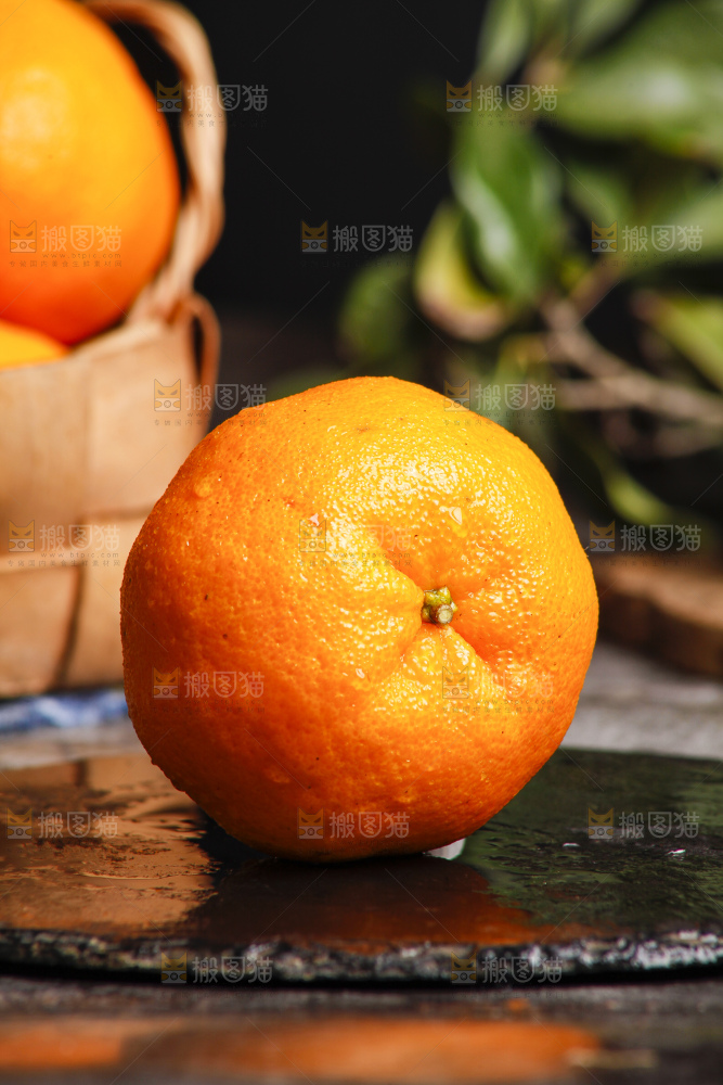 深底上的蜜桔