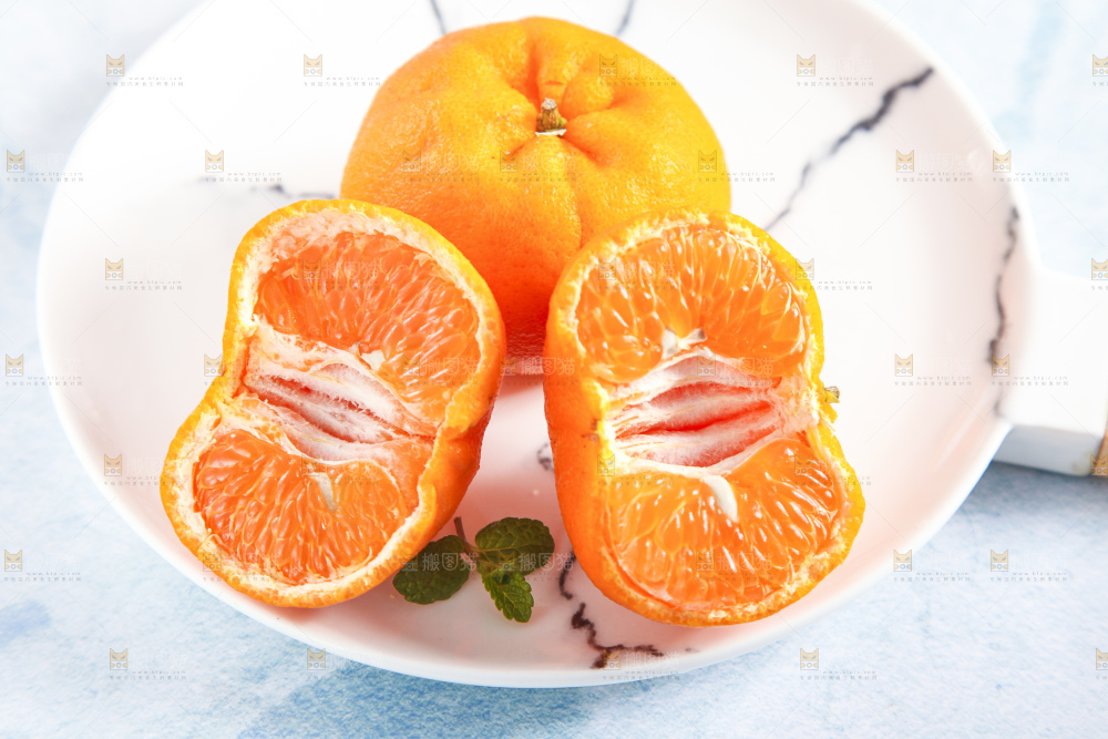 浅底上的蜜桔