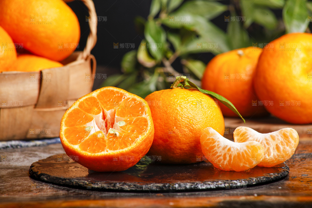 深底上的蜜桔