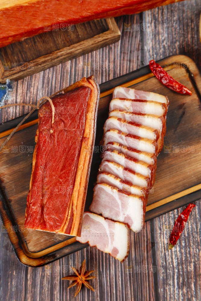 深底上的腊肉