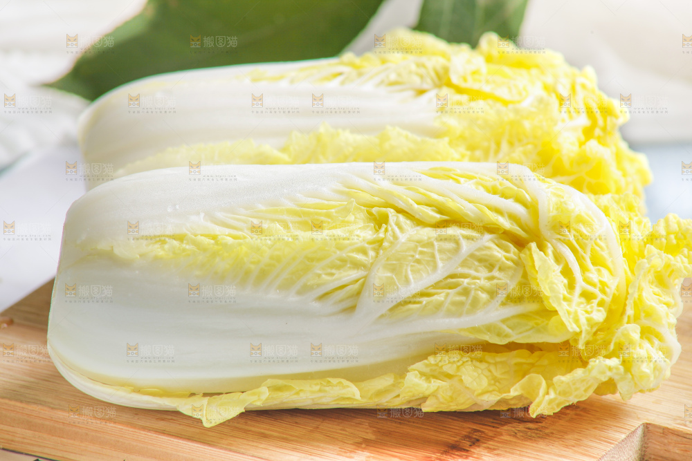 浅底上的娃娃菜