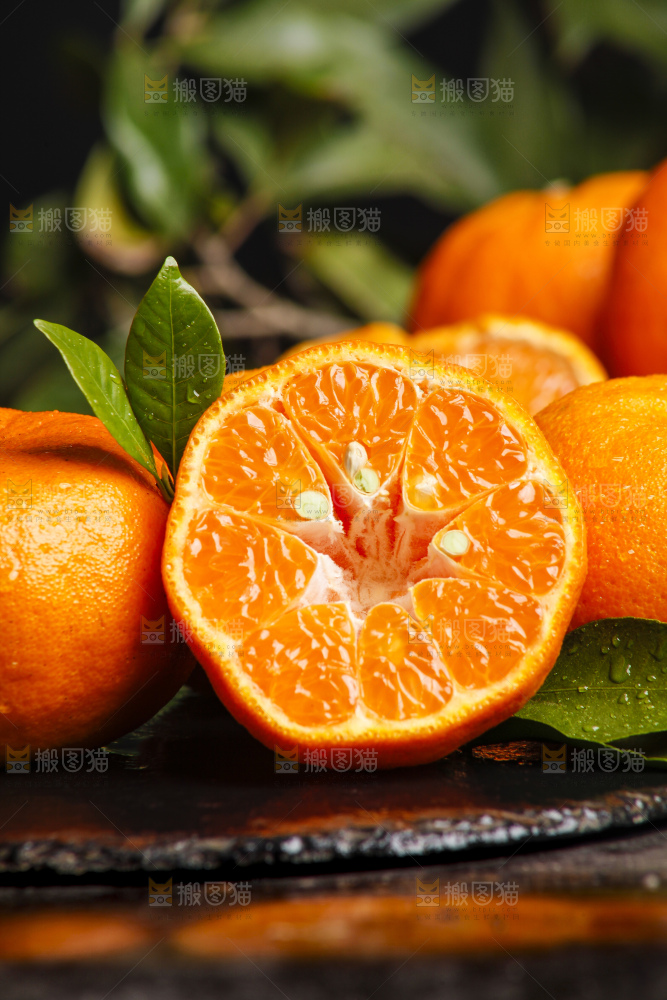 深底上的蜜桔