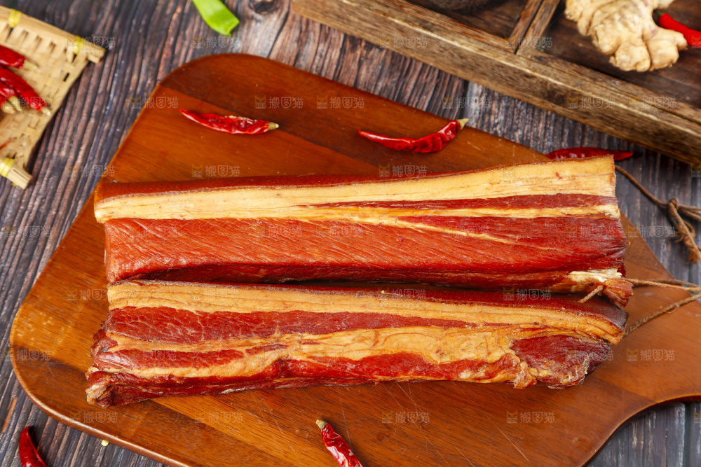 深底上的腊肉