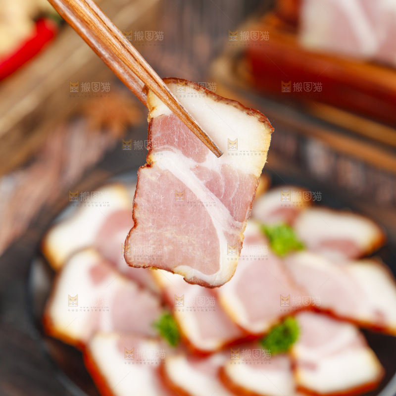 深底上的腊肉