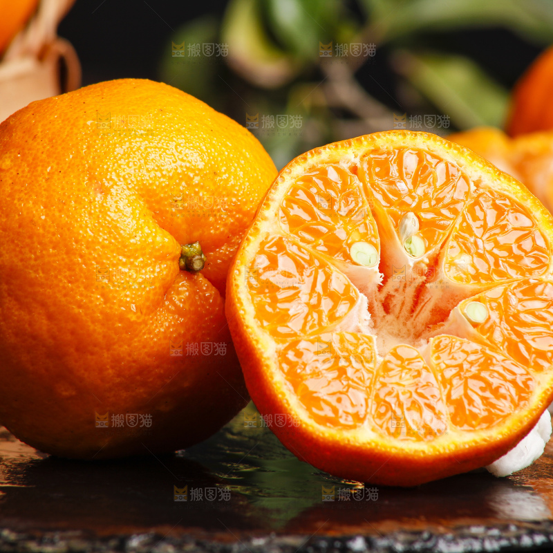 深底上的蜜桔