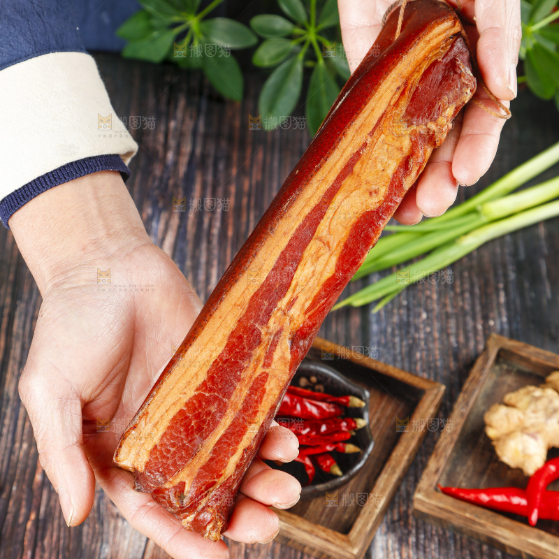 深底上的腊肉