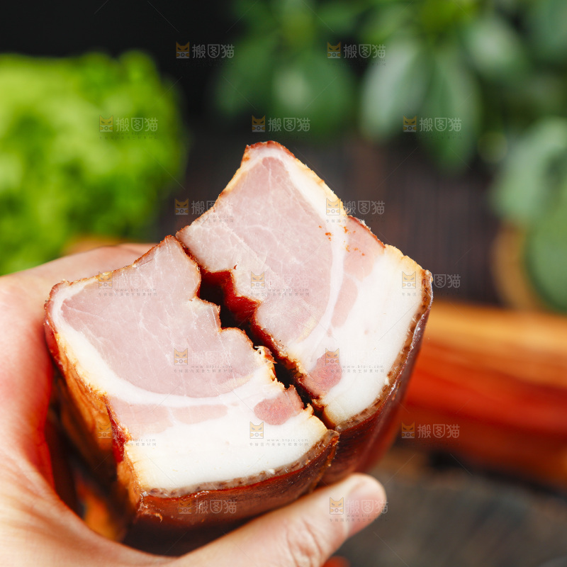 深底上的腊肉