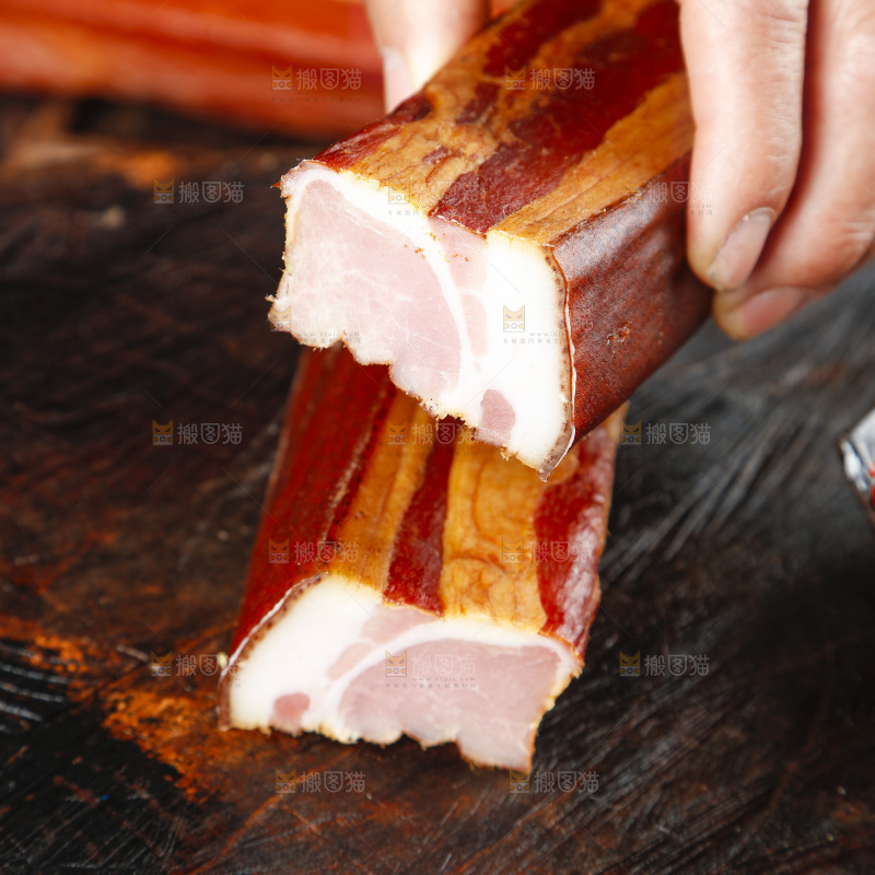 深底上的腊肉
