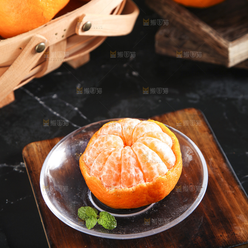 深底上的蜜桔