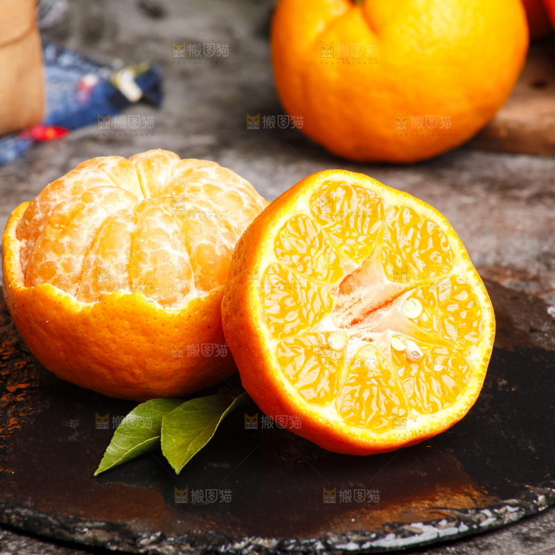 深底上的蜜桔