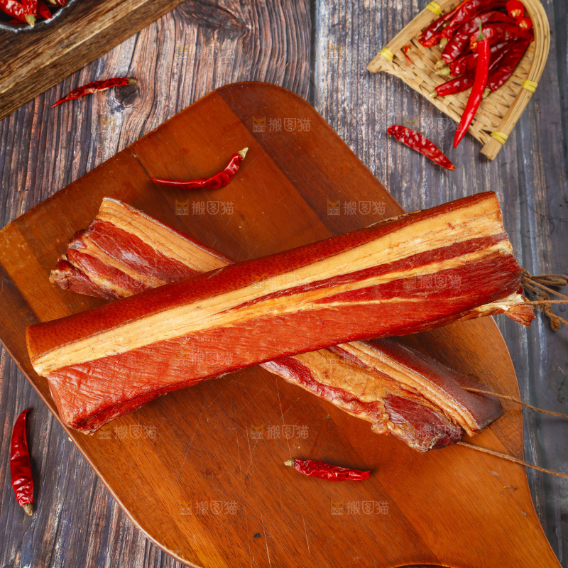 深底上的腊肉