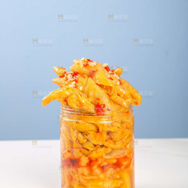 浅底上的无骨鸡爪