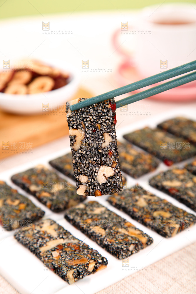浅底上的芝麻糖