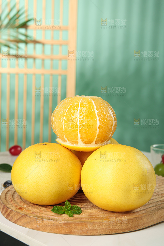 浅底上的黄金葡萄柚