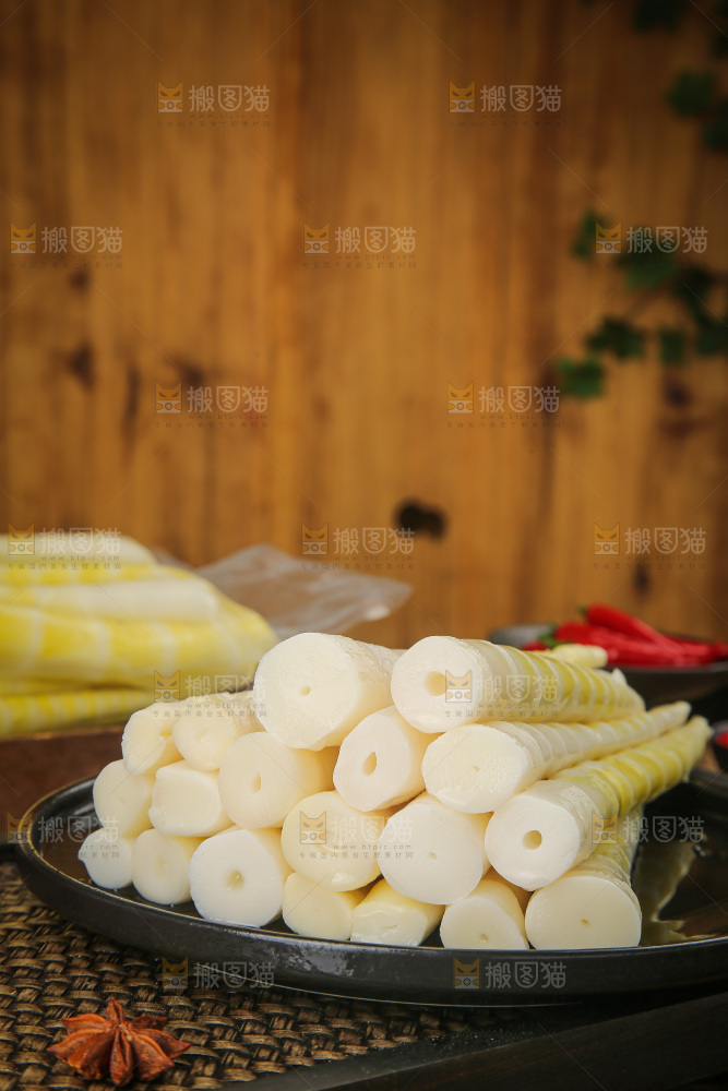 深底上的笋尖