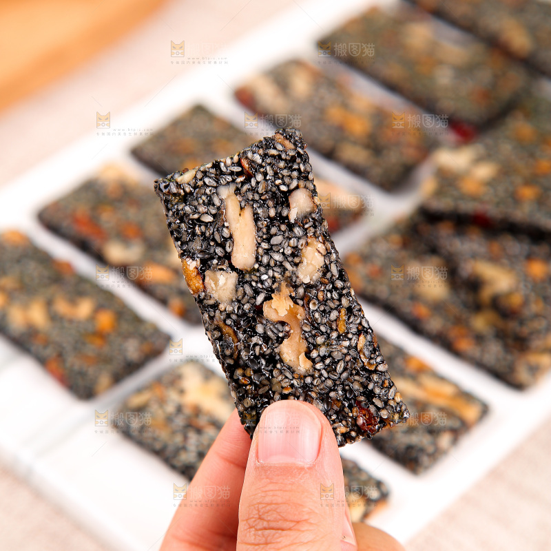 浅底上的芝麻糖