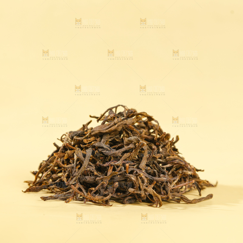 浅底上的茶叶