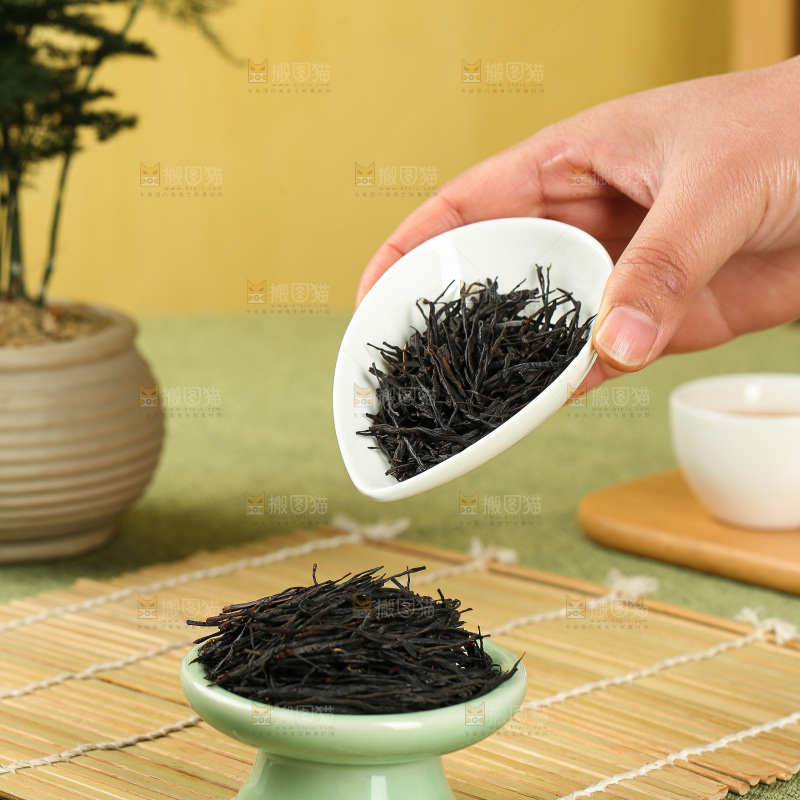 浅底的中国红