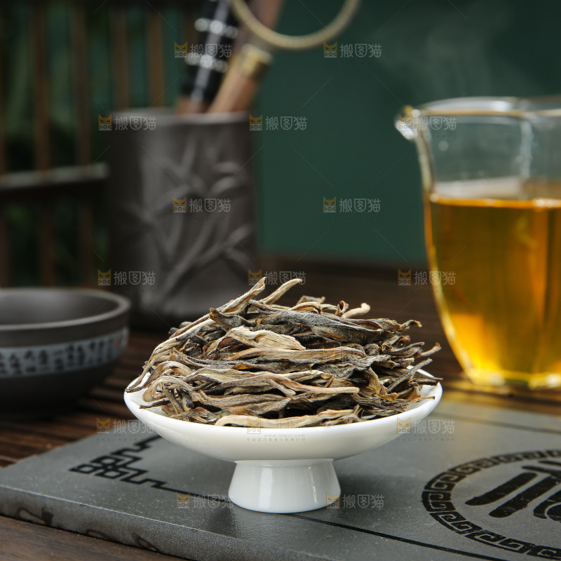 深底上的生普茶