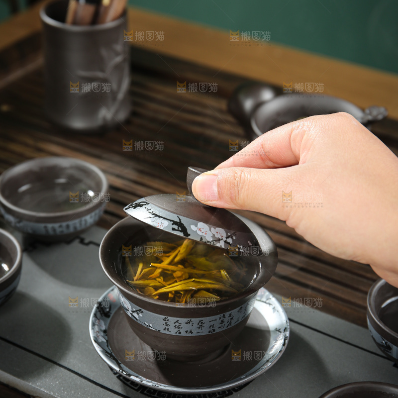 深底上的生普茶