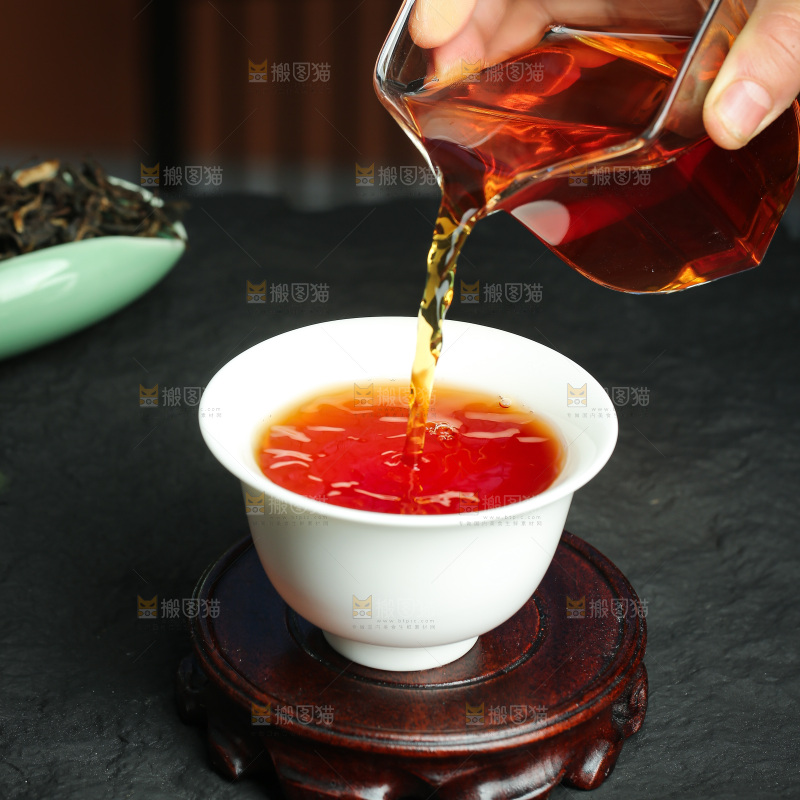 深底上的有机红茶