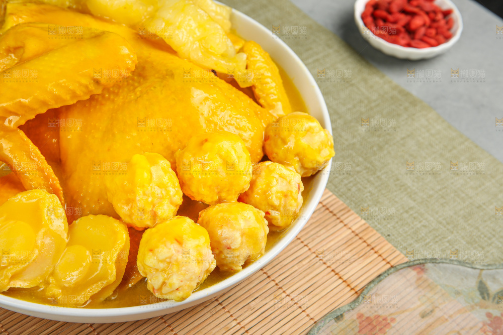 盘里装的花胶鸡