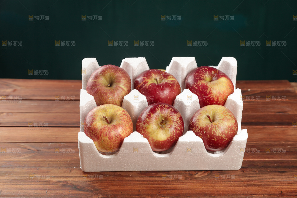 深底上的丑苹果