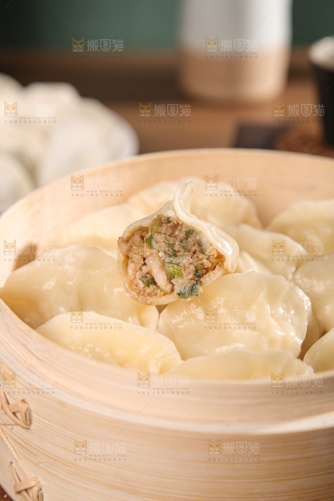 木底上的鲅鱼水饺