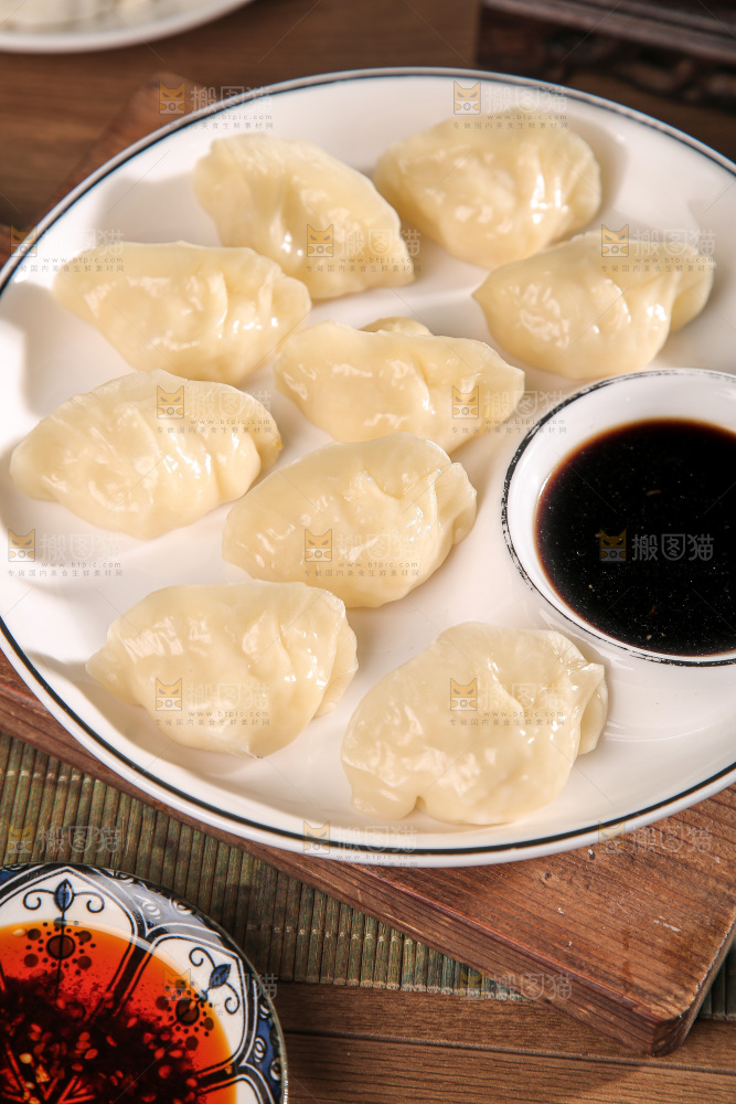 木底上的鲅鱼水饺