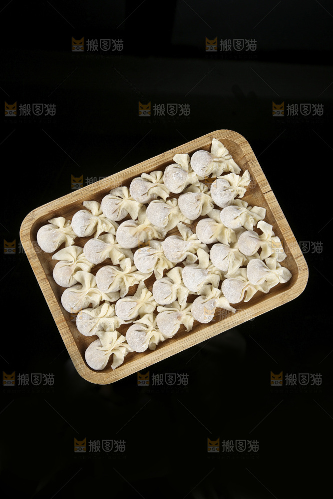 深底上的小金鱼馄饨