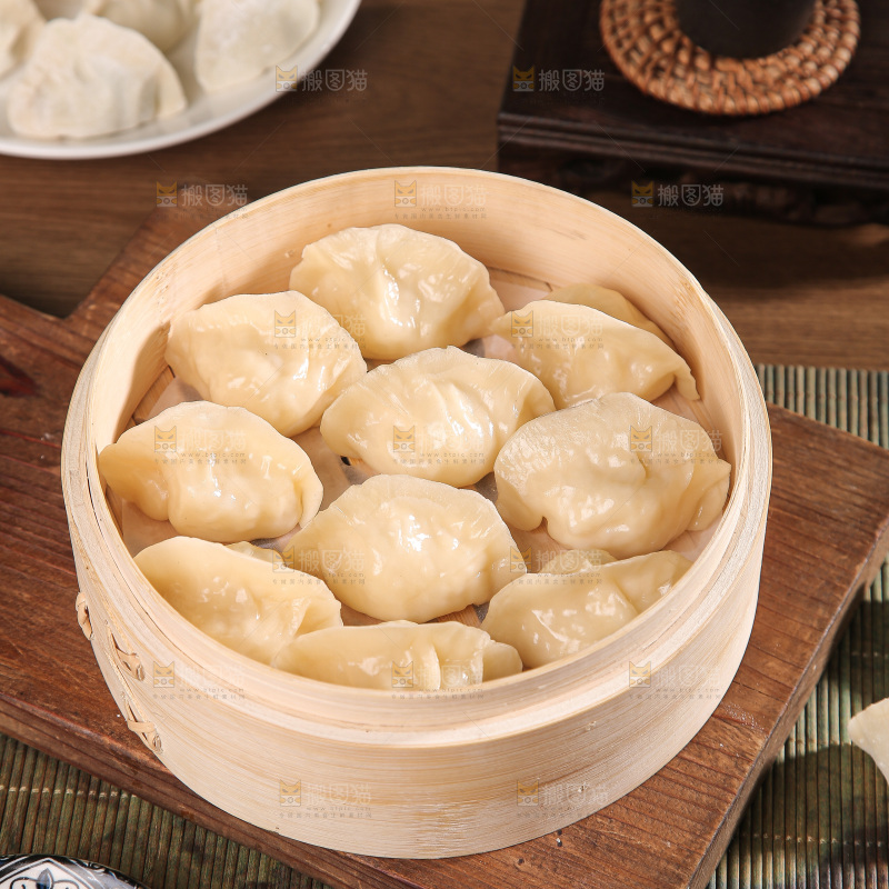 木底上的鲅鱼水饺