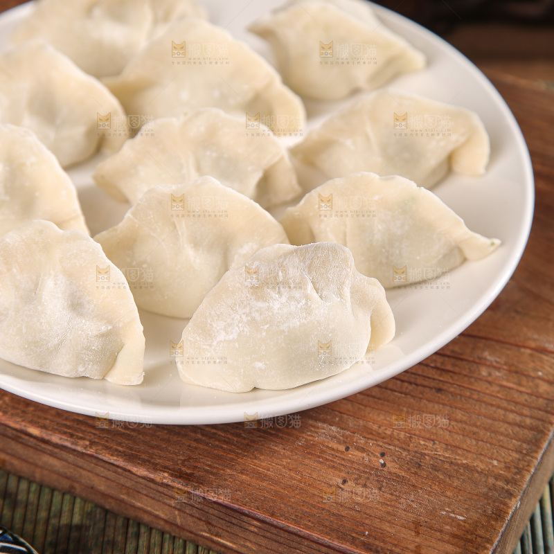 木底上的鲅鱼水饺