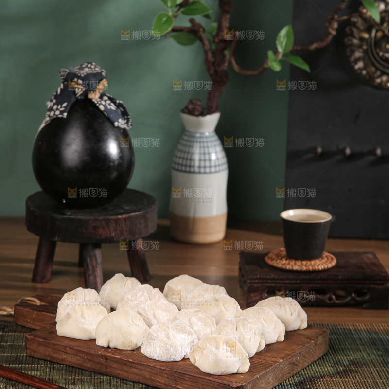 木底上的鲅鱼水饺
