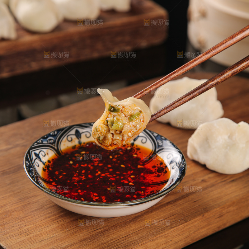 木底上的鲅鱼水饺
