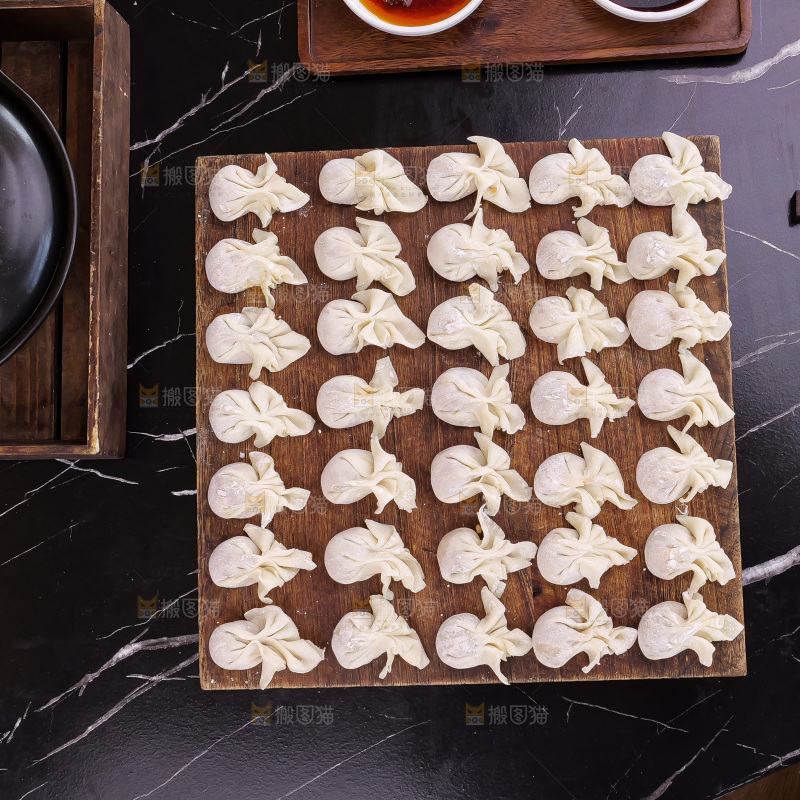 木底上的小金鱼馄饨
